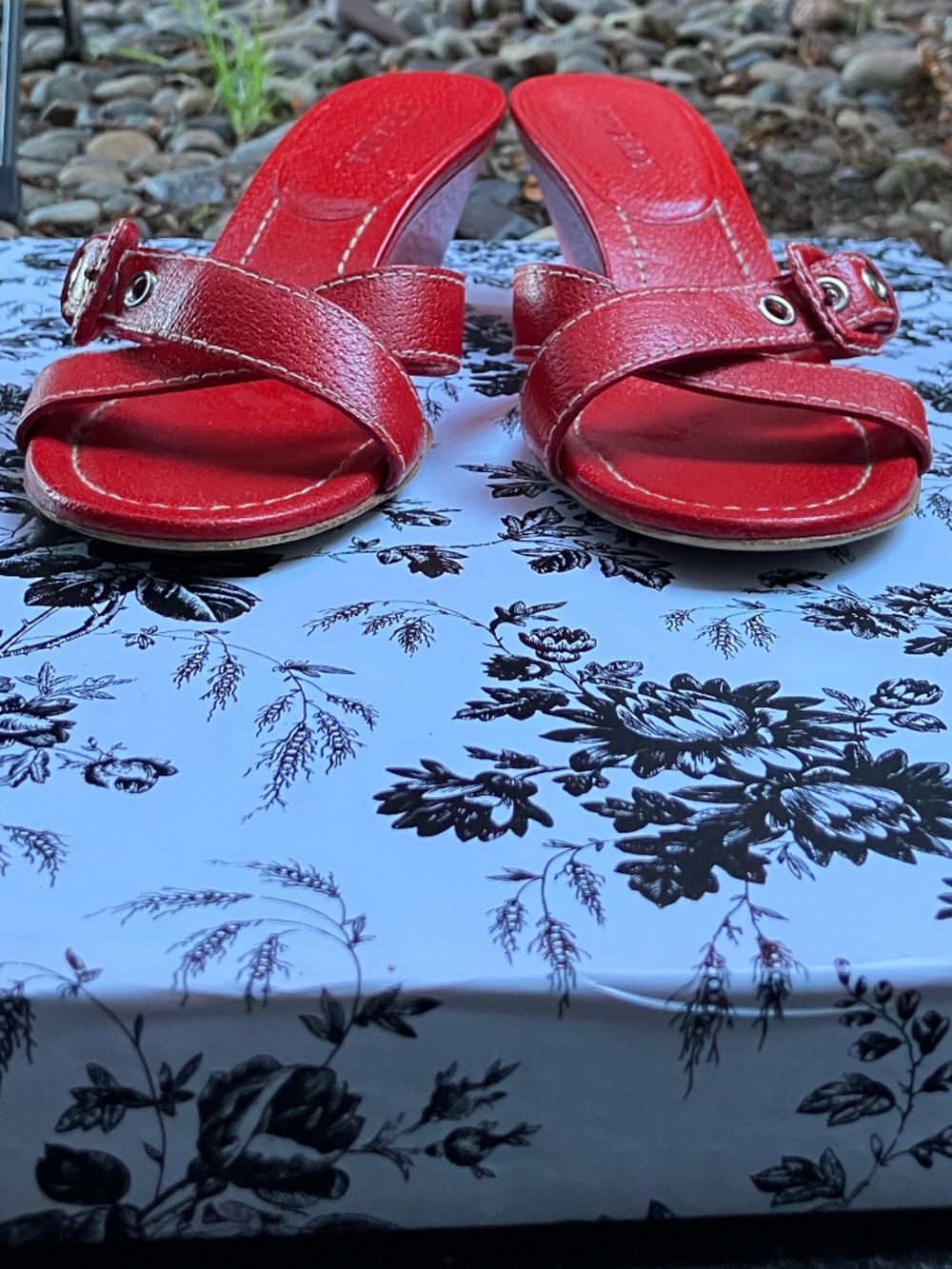 Prada Red Low Wedge Sandals Y2k, 90's, Vintage Womens EU 37.5 - Picture 14 of 16